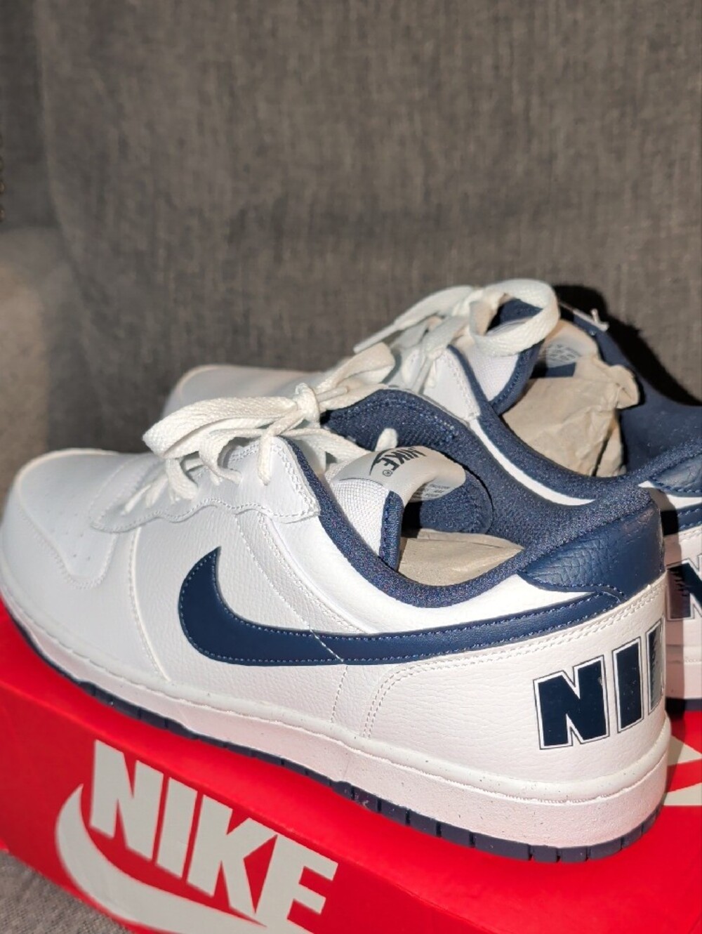 Nike White and Navy Low-Top Court Shoes - Picture 5 of 8